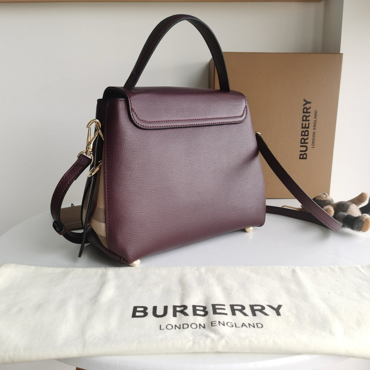Schultertasche Schwarz und Grau