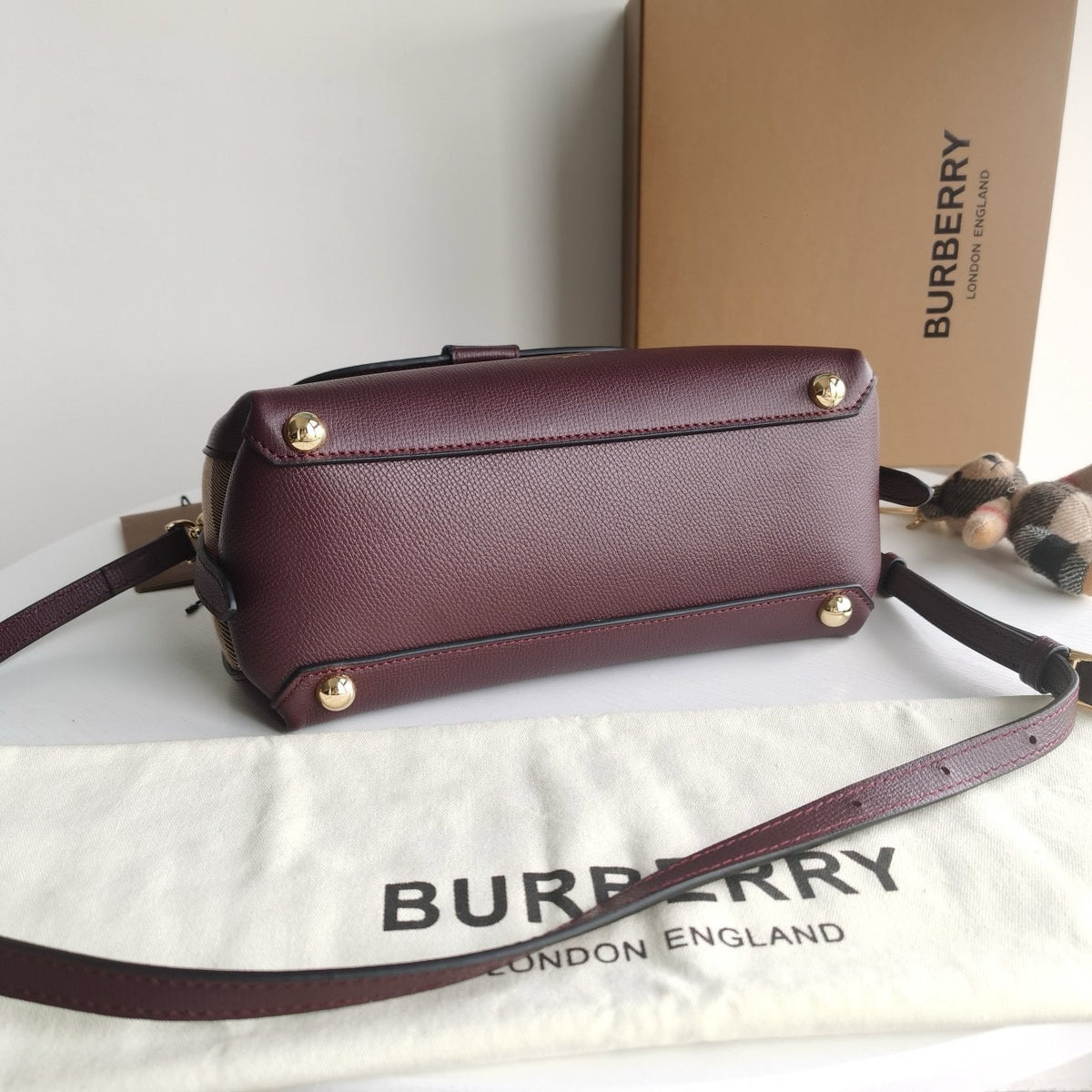 Schultertasche Schwarz und Grau