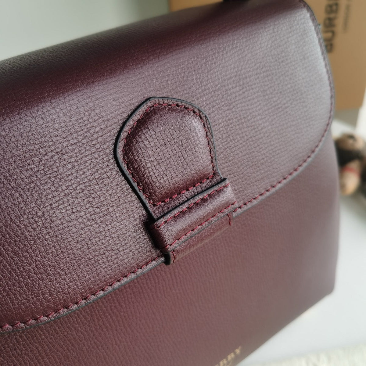 Schultertasche Schwarz und Grau