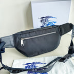 Schwarze Gürteltasche