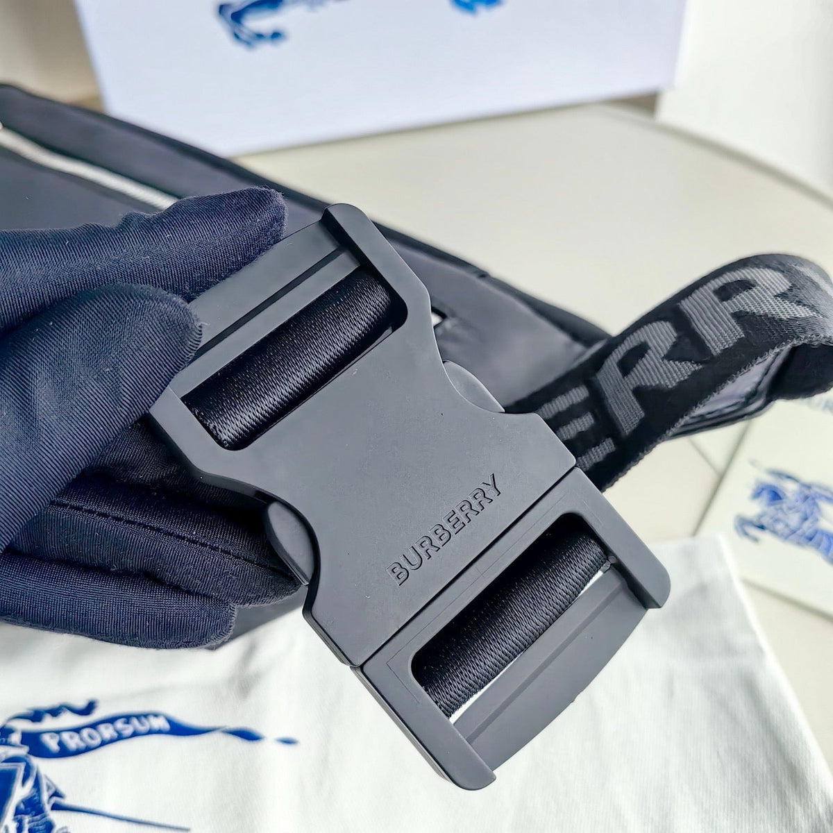 Schwarze Gürteltasche