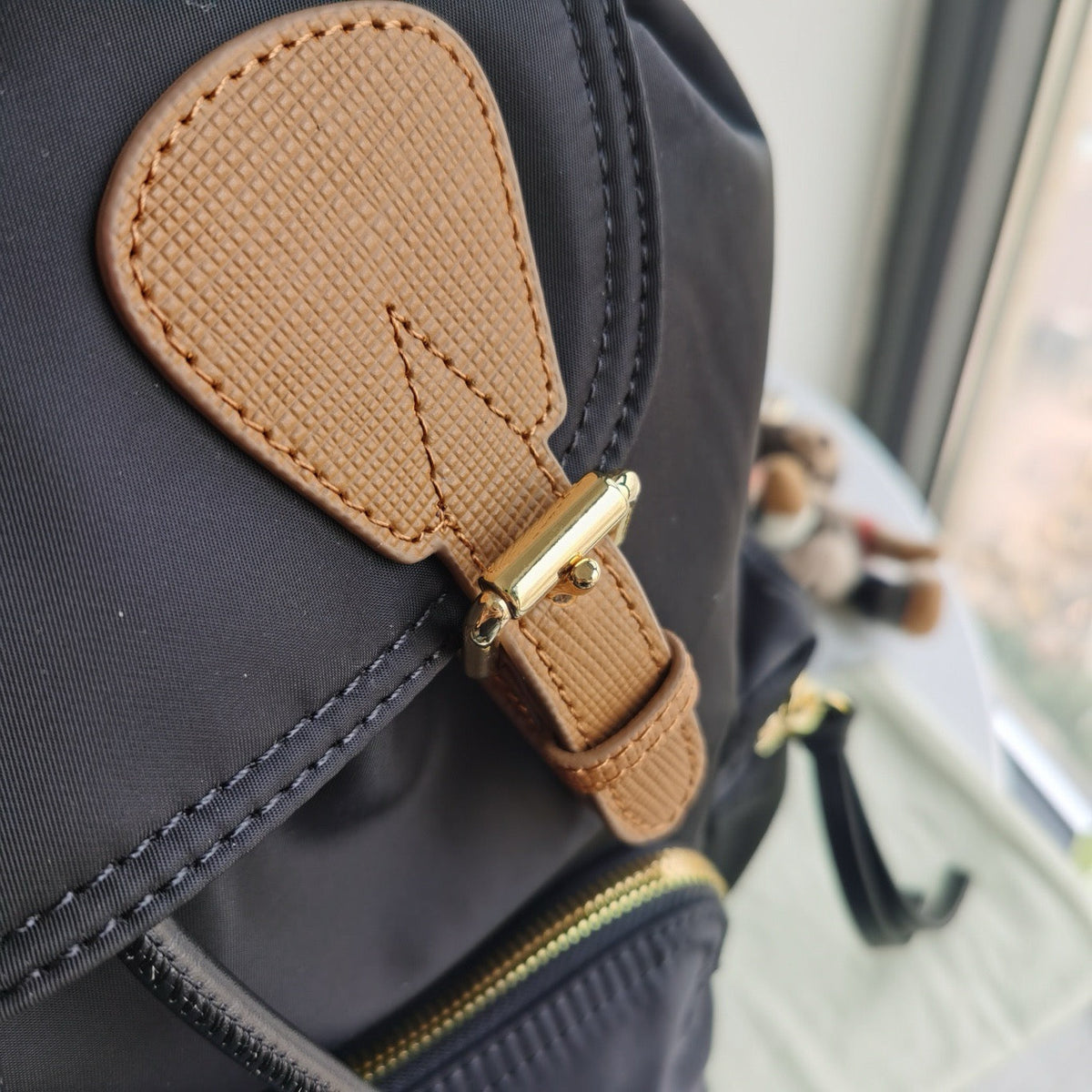 Mehrfarbiger Rucksack