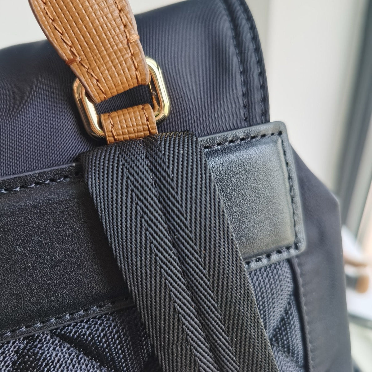 Mehrfarbiger Rucksack