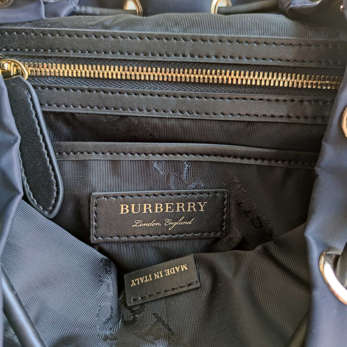 Mehrfarbiger Rucksack