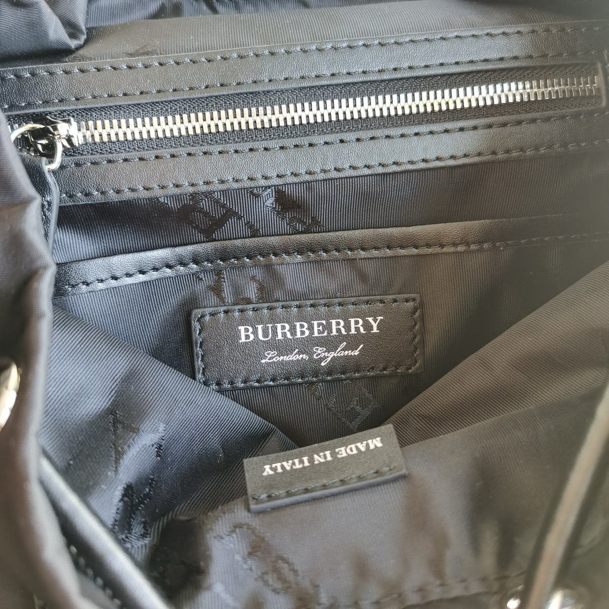 Mehrfarbiger Rucksack