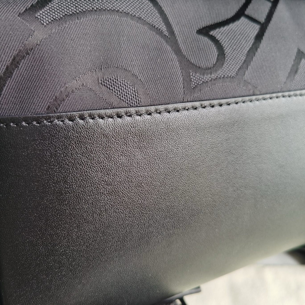Schwarzer Rucksack