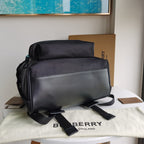 Schwarzer Rucksack