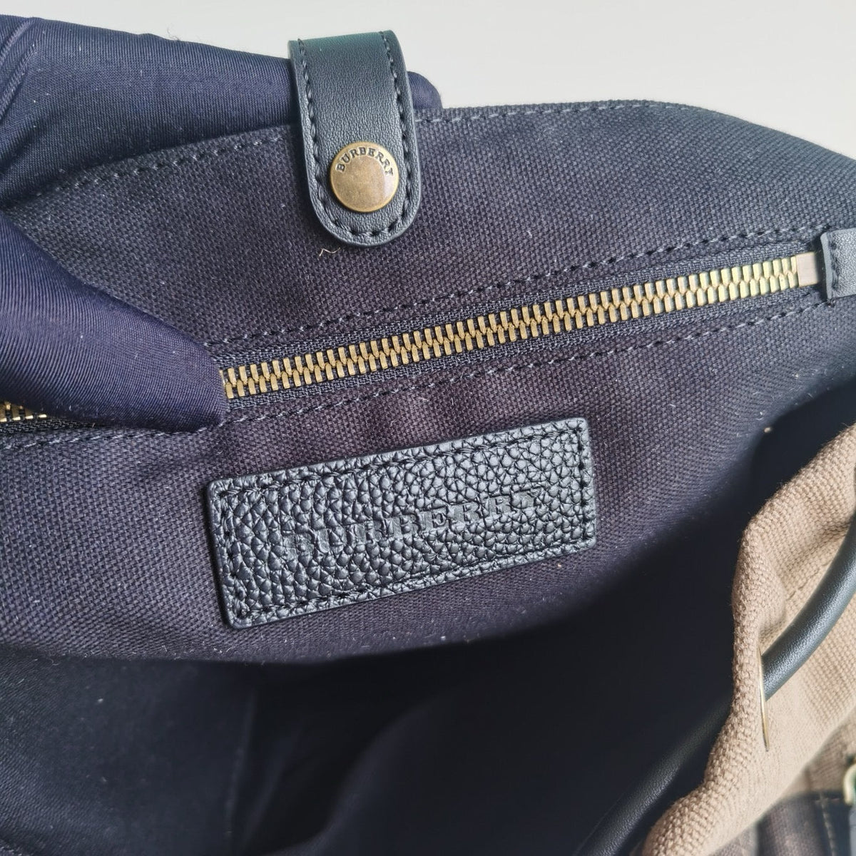 Mehrfarbiger Rucksack