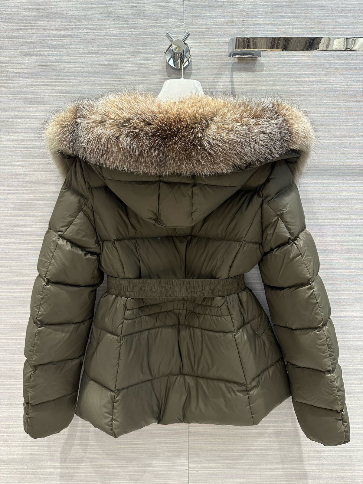 Schwarz-weiße Steppjacke – Damen