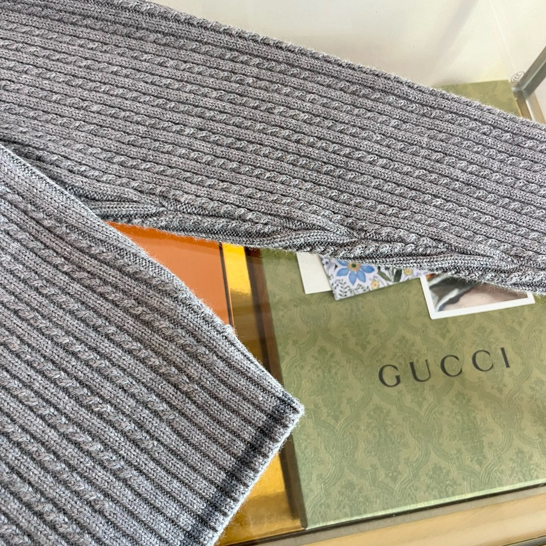 Gerippte Strickjacke aus grauer Wolle – Damen