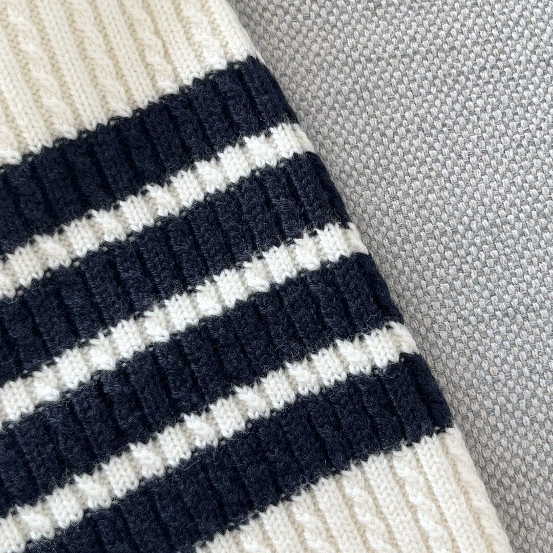 Gerippte Strickjacke aus grauer Wolle – Damen