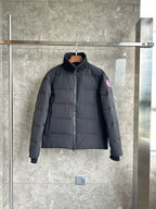 Schwarz-weiße Steppjacke für Herren