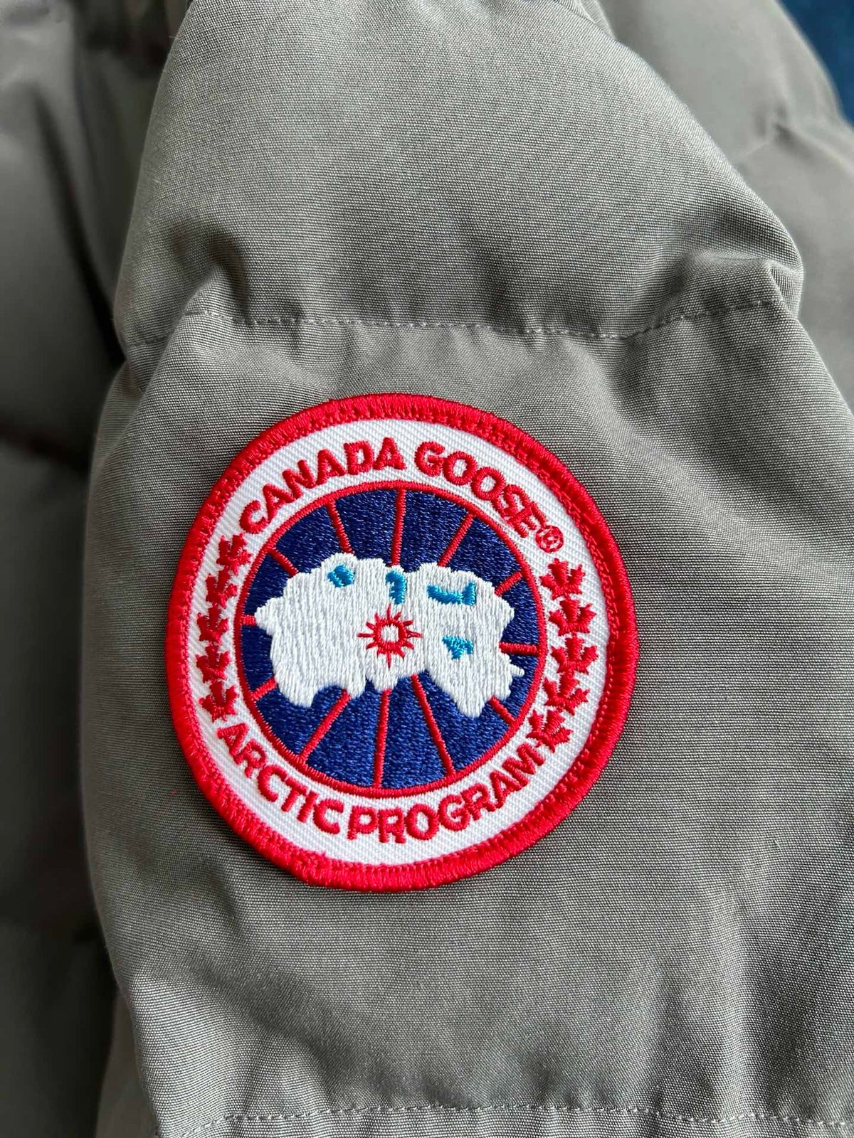Schwarz-weiße Steppjacke für Herren