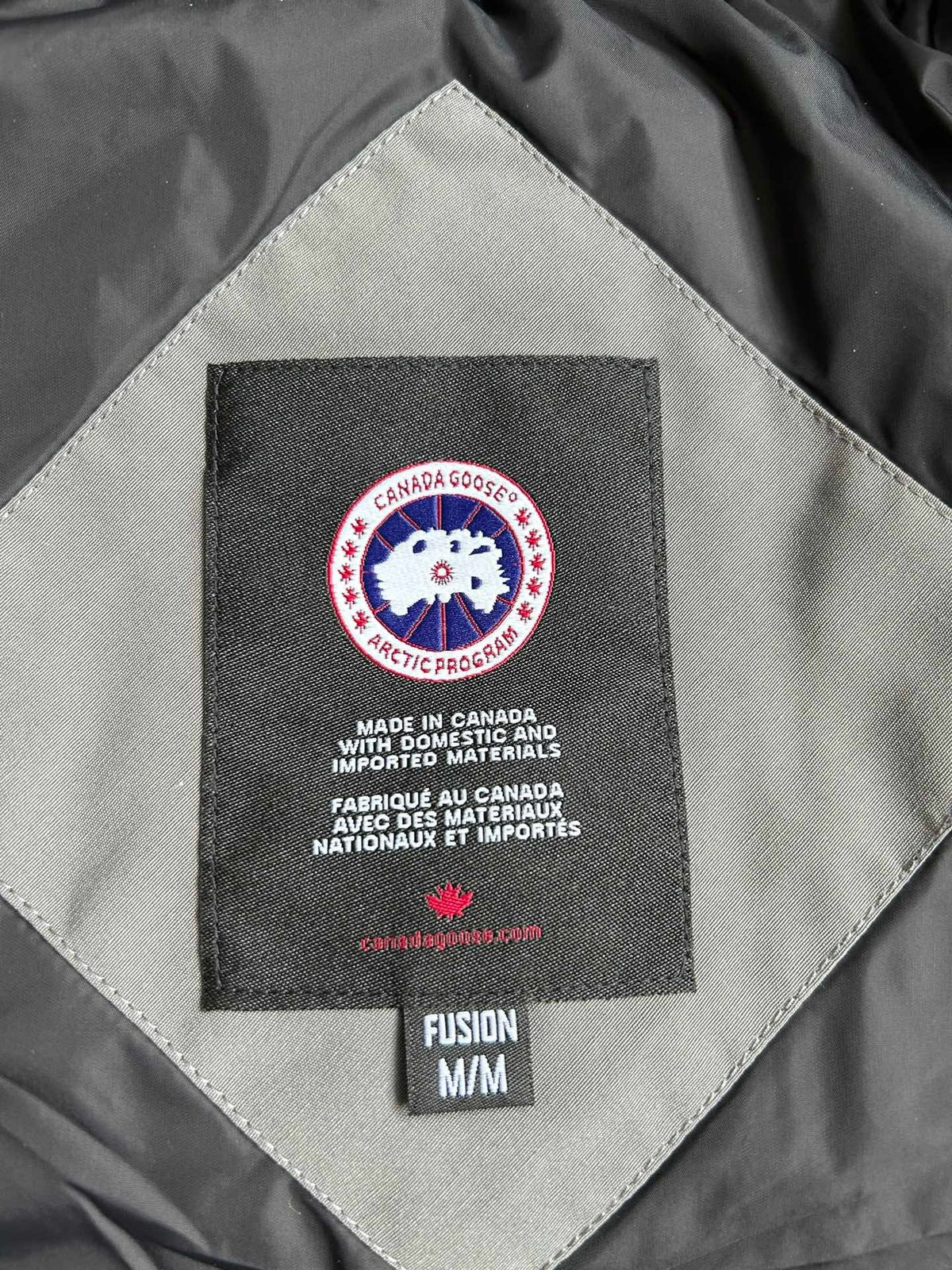 Schwarz-weiße Steppjacke für Herren