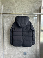 Schwarz-weiße Steppjacke für Herren