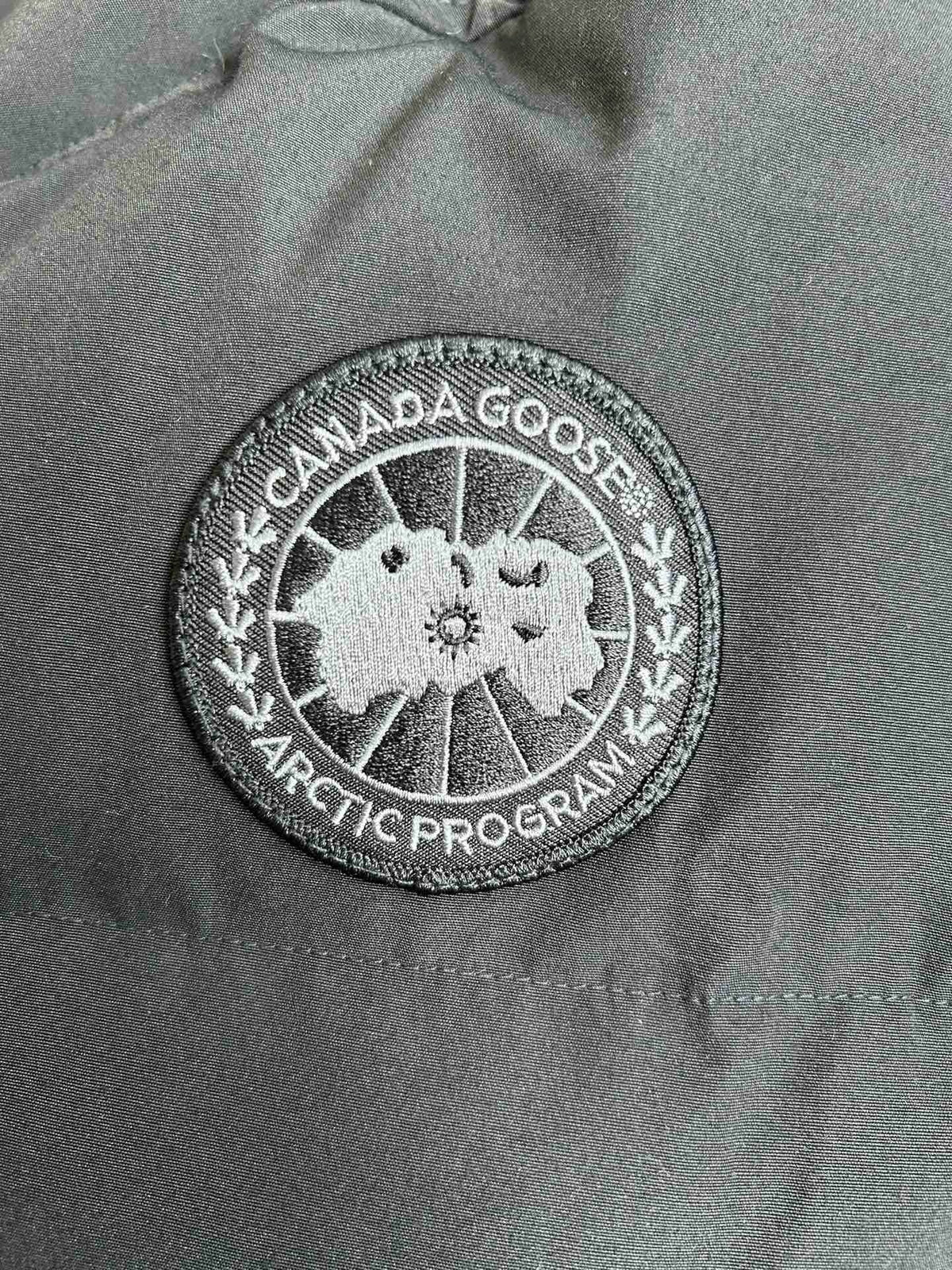 Schwarz-weiße Steppjacke für Herren