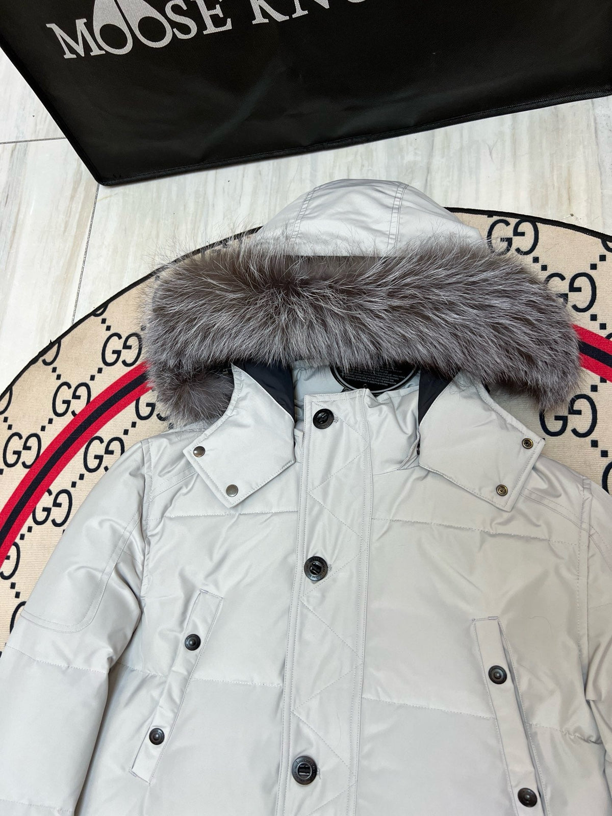 Schwarz-weißer Parka - Herren