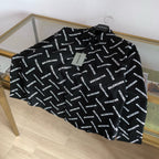 Schwarzes Langarmshirt aus Baumwolle mit Textprint – Herren