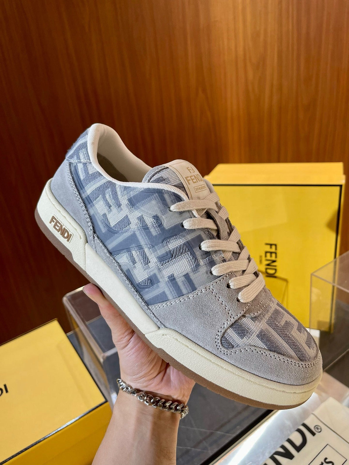 Cremefarbene Leder-Logo-Low-Top-Sneaker – Herren
