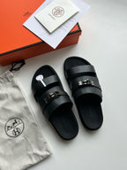 Schwarzes Leder mit Metallschnalle und Doppelriemen – Herren