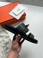 Schwarzes Leder mit Metallschnalle und Doppelriemen – Herren