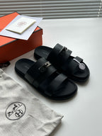 Schwarzes Leder mit Metallschnalle und Doppelriemen – Herren
