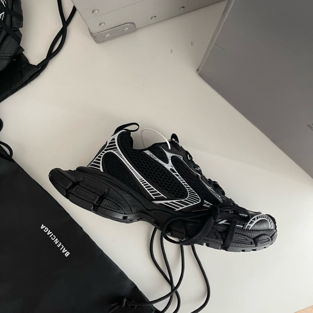 Sneaker Caged Panel Runner Schwarz-Silber