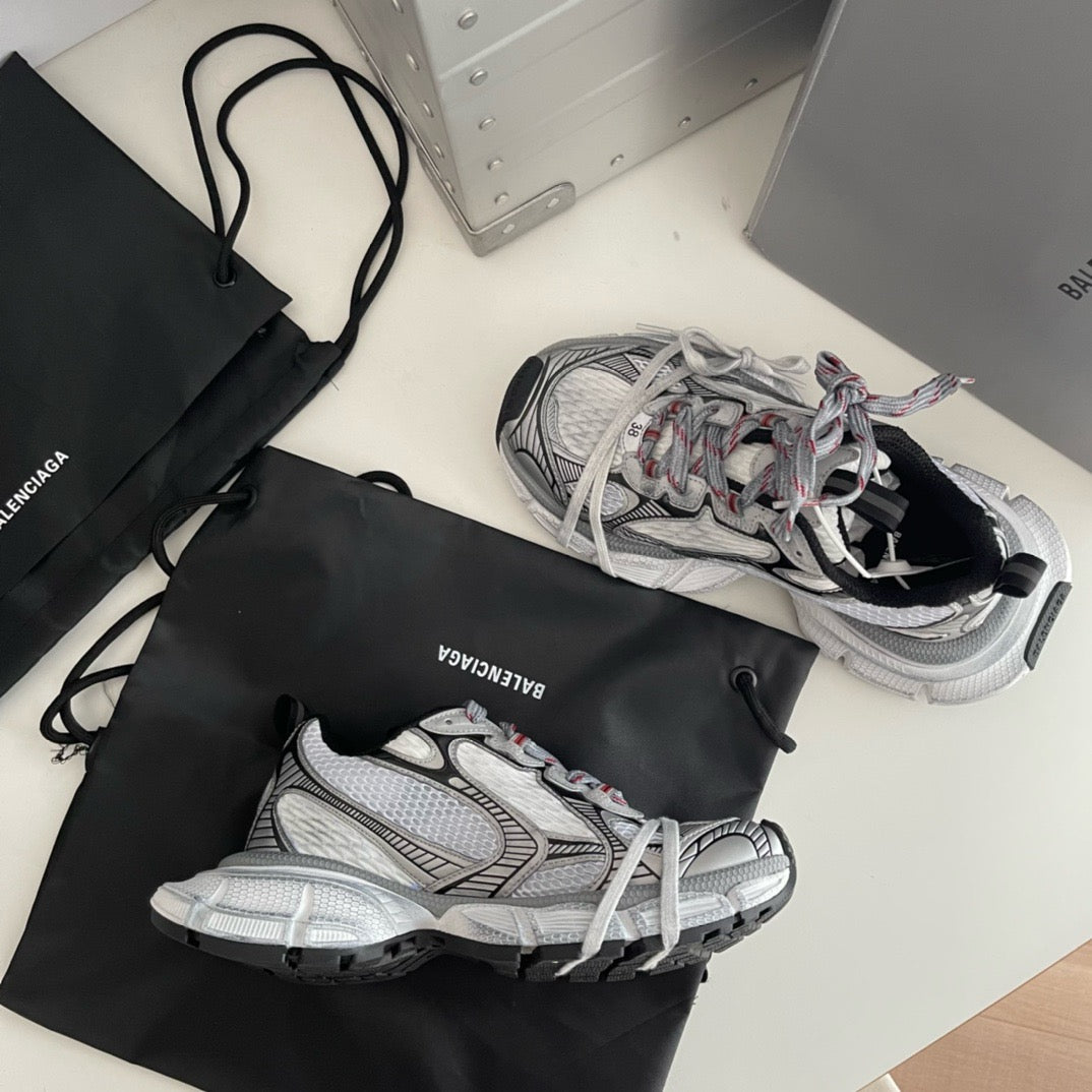 Sneaker Caged Panel Runner Schwarz-Silber