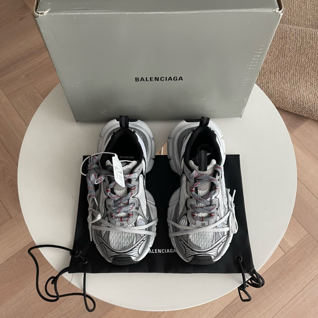 Sneaker Caged Panel Runner Schwarz-Silber