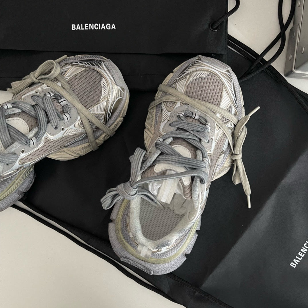 Sneaker Caged Panel Runner Schwarz-Silber