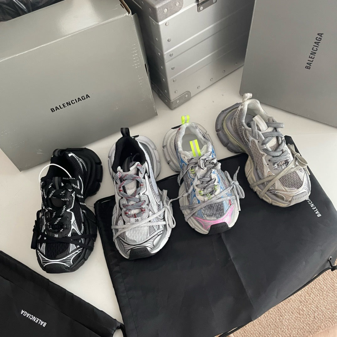 Sneaker Caged Panel Runner Schwarz-Silber