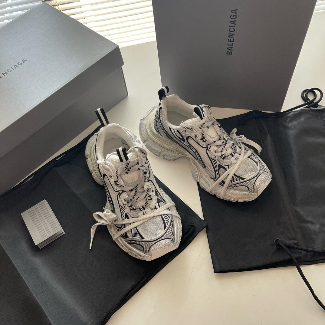 Caged Panel Runner Beige Sneakers
