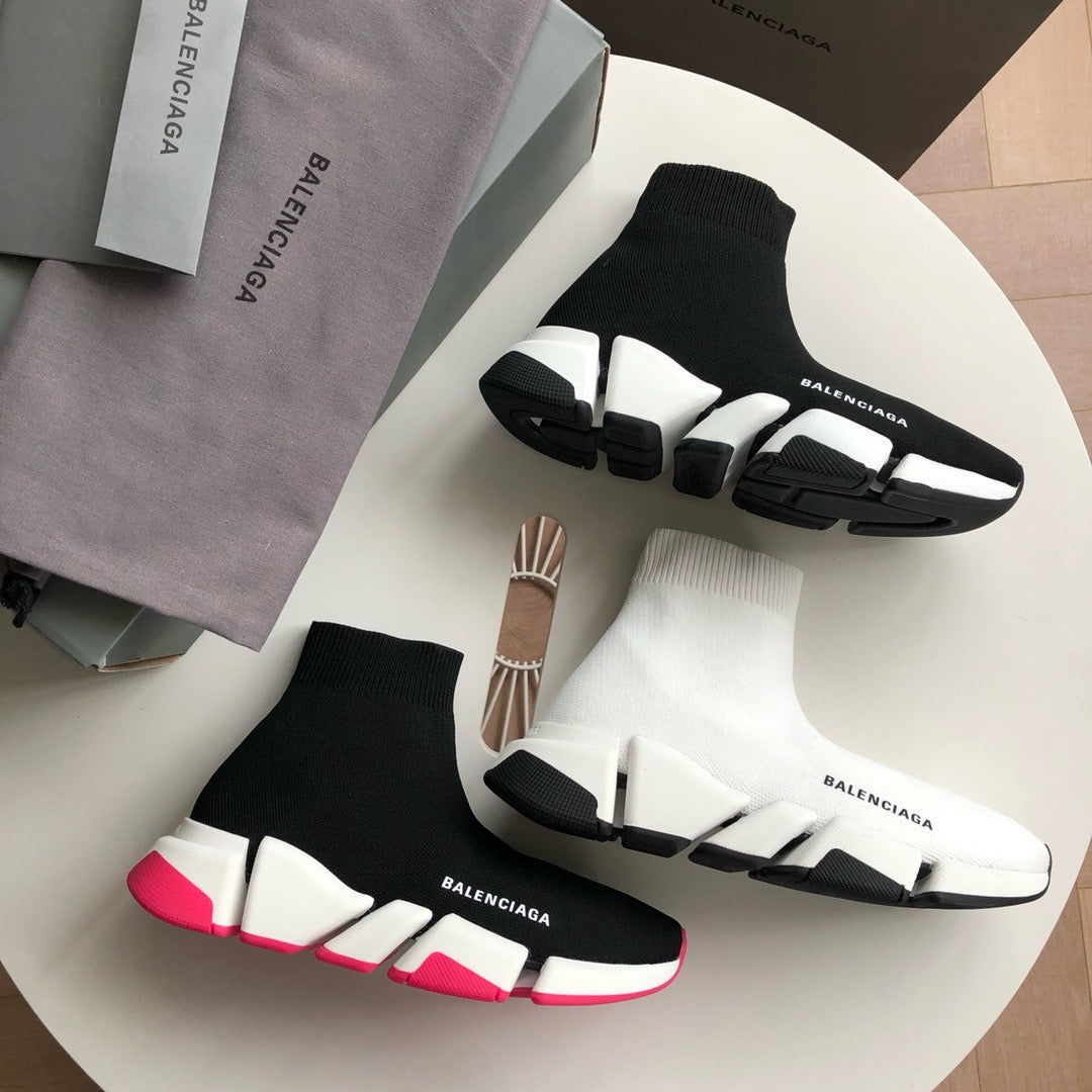 Schwarz-weiße Turnschuhe