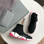 Schwarz-weiße Turnschuhe