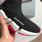 Schwarz-weiße Turnschuhe