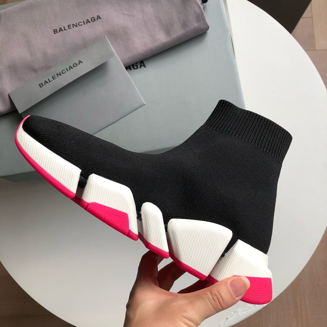 Schwarz-weiße Turnschuhe