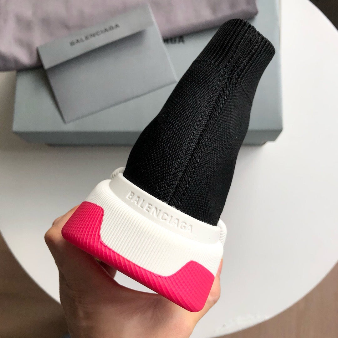 Schwarz-weiße Turnschuhe