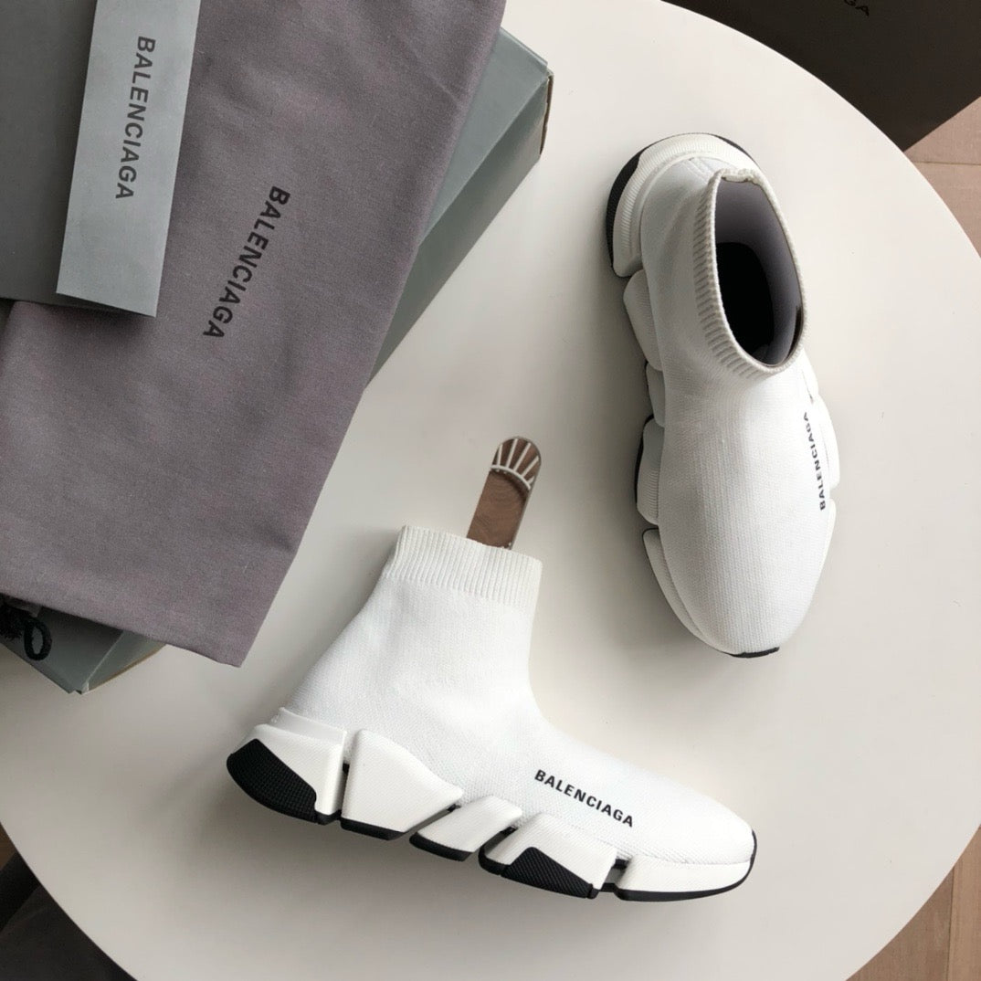 Schwarz-weiße Turnschuhe
