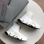 Schwarz-weiße Turnschuhe