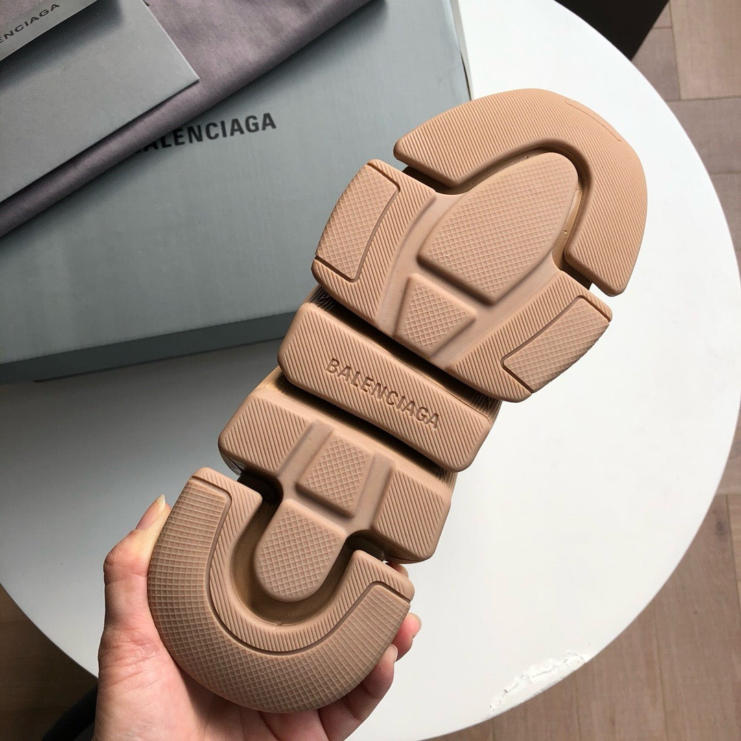 Grüne und Khaki-Sneakers