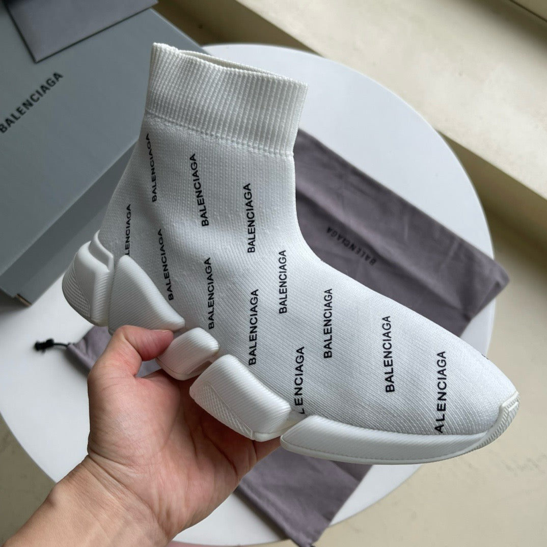 Weiße Turnschuhe