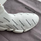 Weiße Turnschuhe
