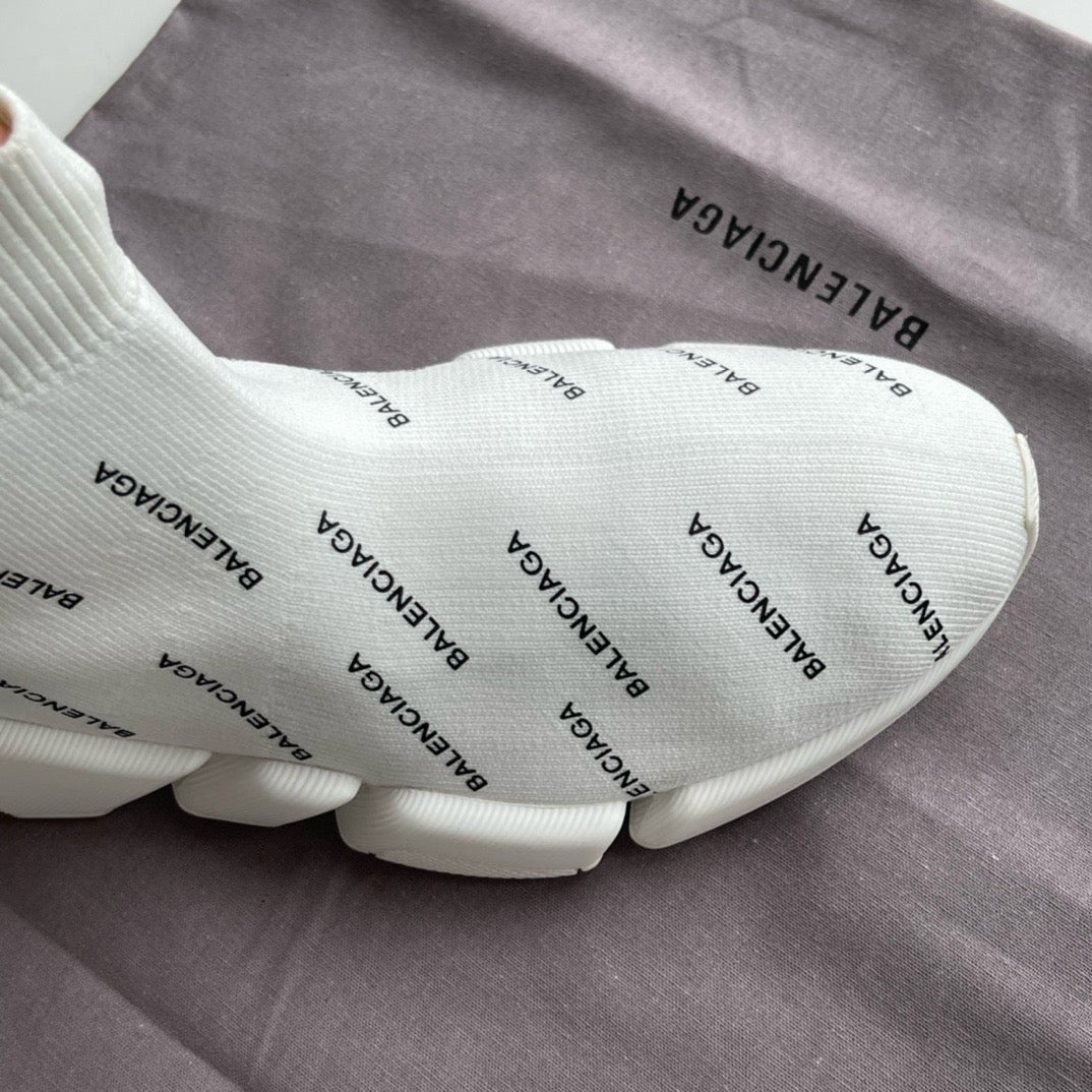 Weiße Turnschuhe