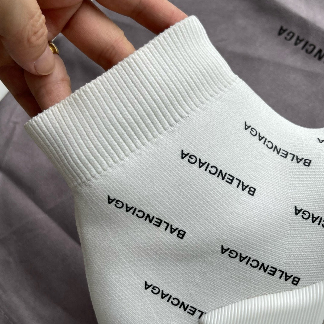 Weiße Turnschuhe