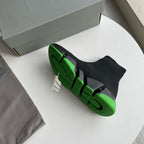Schwarz-grüne Turnschuhe