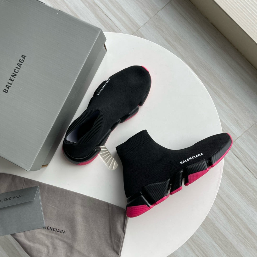 Schwarz-grüne Turnschuhe