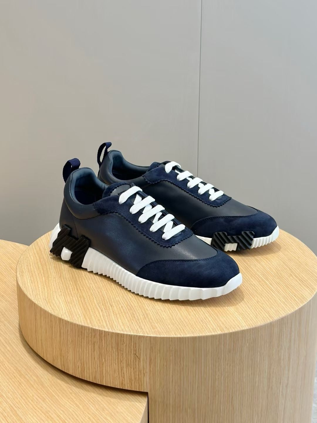 Black Knit Contrast Sole Low-Top - Men's