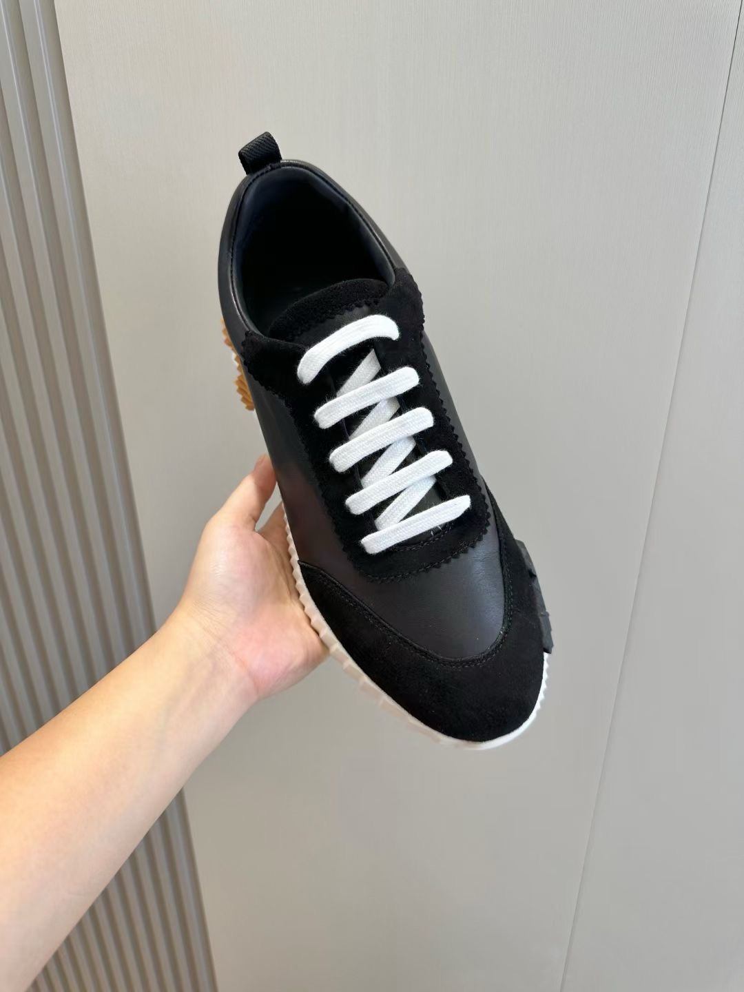 Black Knit Contrast Sole Low-Top - Men's