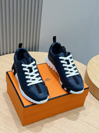 Marineblaue Low-Top-Sneaker aus Veloursleder und Einsätzen – Herren