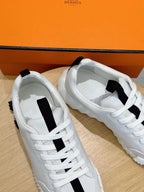 Marineblaue Low-Top-Sneaker aus Veloursleder und Einsätzen – Herren